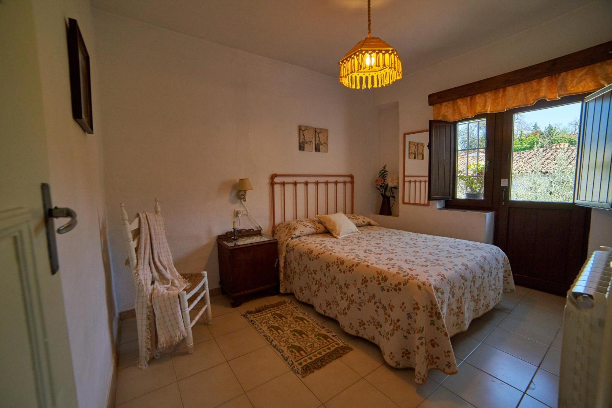 El Tragaluz - Casas en el pueblo para 4 personas Fuenteheridos Bagian luar foto
